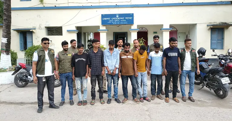 ডিবি হেফাজতে গ্রেপ্তার আসামিরা
